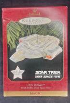 1997 Hallmark  Uss Defiant Star Trek Deep Space Nine Magic - £9.63 GBP