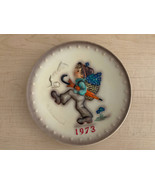 Vintage 1973 Goebel M.J. Hummell Annual Bas Relief Collector Plates~ TMK4 - £10.45 GBP