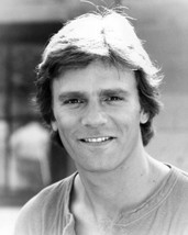 Richard Dean Anderson Macgyver In T-Shirt B/W Portrait 16X20 Canvas Giclee - $69.99