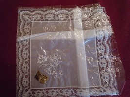 NEW Reliougs Christening 1st Communion Confirmation Bride Lace Embroidered Hanky - $2.96