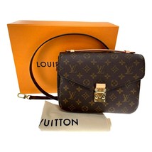 Authenticity Guarantee 
Louis Vuitton Pochette Metis Monogram Bag - Brand New... - £2,808.23 GBP
