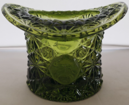 Indiana Glass Green Top Hat Daisy &amp;Button Pattern Catch-All/ Bud Vase Made USA - £14.94 GBP