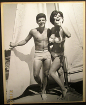 FRANKIE AVALON: (BEACH BLANKET BINGO) RARE ORIG,1965 11X14 CANDID UNSEEN... - $4,152.05 MXN