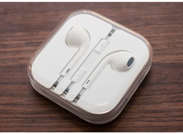 Apple EarPods - £22.37 GBP