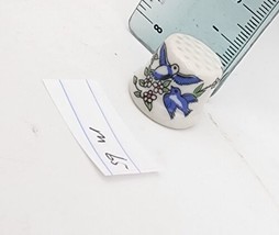 Vtg Porcelain Thimble With Flirting Blue Birds - £6.18 GBP