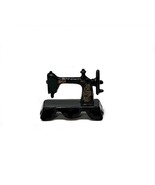 Dollhouse Miniature Metal Black Sewing Machine Vintage 1.5&#39;&#39; x 1&quot; height - £4.75 GBP