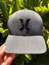 Men’s Or Women’s Hurley Grey Stretch Baseball Cap Hat Sz L/XL - £19.75 GBP