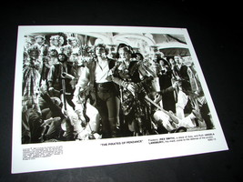 1983 Movie PIRATES OF PENZANCE Press 8x10 Photo Rex Smith Angella Lansbury 5282- - £7.82 GBP