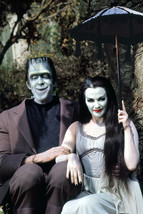 The Munsters Herman and Lily in garden 18x24 Poster - £18.92 GBP
