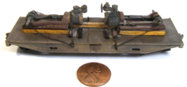 Unknown Brand HON3 Model RR Flat Car with Machinery &amp; Chains  Weathered ... - £39.19 GBP