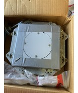 Wiremold Walkerduct 12JR-1, Square/Round Top Junction Box Under Floor Fi... - $1,408.99 MXN