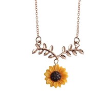 Fashion Sunflower Leaf Pendant Necklace With Lovely Flower Collarbone Chains - £10.44 GBP+
