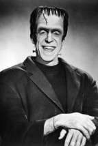 Fred Gwynne in The Munsters 18x24 Poster - $23.99