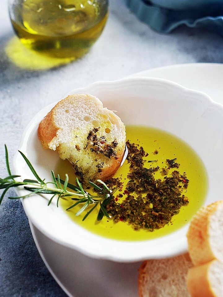 Organic Extra Virgin Olive Oil, 16.9 fl oz. Free Gift with Purchase. Item image 4