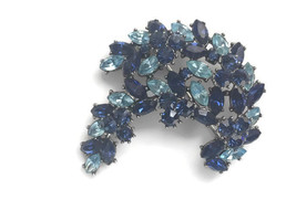 Vintage 1961 Crown Trifari Blue Rhinestone Leaf Flower Pin Brooch Costum... - $149.30