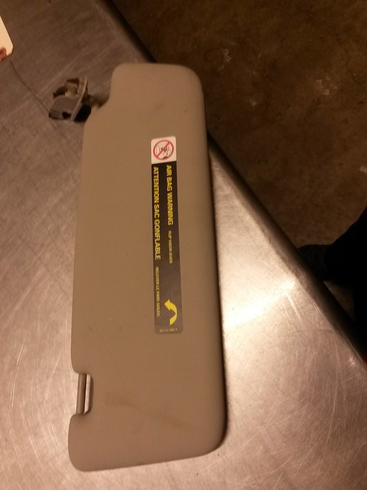 Driver Left Sun Visor For 09-12 Audi Q5  3.2 - $24.70