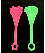 2 Vintage Handheld Plastic Wand Bubble Blower 8&quot; Pink &amp; Green Imperial 2001 - €5,96 EUR