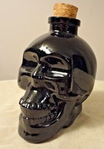 Halloween Prop Black Skull Bottle (small) - £3.98 GBP