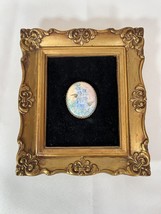 VTG Cameo Oval Brooch Blue And White Flowers On Velvet in Frame - $14.03