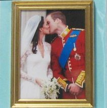 DOLLHOUSE Wedding Balcony Kiss Jacqueline&#39;s Will &amp; Kate 9973GR Miniature - £4.05 GBP