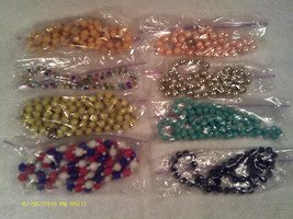 [Q12-J1] LOT OF 8 COSTUME JEWELRY -  BEADED NECKLACES - £9.54 GBP