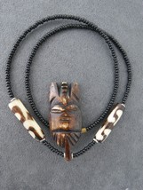Carved Face Pendant Necklace Beaded Strand  16&quot; Long Barrel Catch Brown White - £7.83 GBP