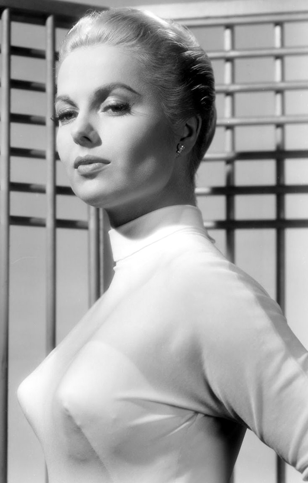 MARTHA HYER 1950’s bullet bra &amp; tight top b/w 8x10 portrait - $6.99
