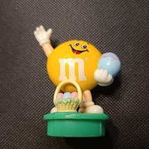 M&amp;M Easter Decoration Egg Basket Cake Topper 1992 3&quot; Vintage Yellow Cupcake - £3.14 GBP