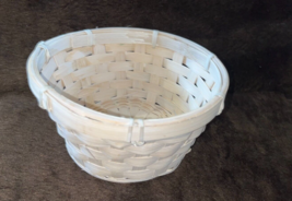 ROUND WHITEWASH BAMBOO GARDENS ARRANGEMENT BASKET - $209.24 MXN