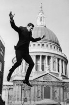 On Her Majesty&#39;s Secret Service George Lazenby Jumping St Paul&#39;s 24X36 Poster - £22.80 GBP