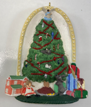 Vintage Hallmark Christmas Morning 1995 Tree Ornament - £8.60 GBP