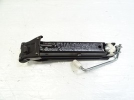 Mercedes W209 CLK55 tire jack, 2035830415 - $678.31 MXN