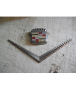 1977 1984 DEVILLE FLEETWOOD TRUNK LOCK COVER V EMBLEM OEM USED 1979 1981... - $3,678.39 MXN