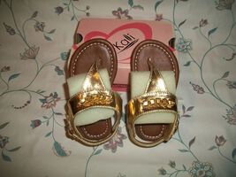 Kali Kid Trend Baby Gold Scandals Size 4 - $16.56 CAD