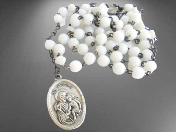 Primary image for Praying rosary necklace with white beads and medal of Saint Joseph Original 1960