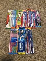mix lot of 22 toothbrushes soft to medium variety  Oral B Colgate Reach New - $27.69 CAD