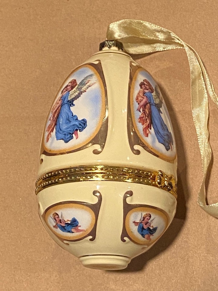 Angels Ceramic Singing Christmas Ornament *Pre Owned/Nice Condition* ii1 - $14.99