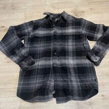 Dickies Relaxed Fit Mens Flannel Shirt Small Black Gray Plaid Rancid GBH... - $17.51