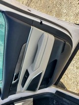 2021 Kia Telluride OEM GYT Trim Code Right Front Door Panel With Sunshade - £152.71 GBP