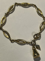 Bracelets Sarah Cov Gold Tone with Tear drip Oval and Brushed  7.5 Inches 1960s - $11.03