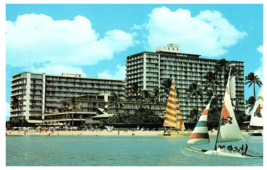 Colorful Catamarans Sailing Outside the Reef Hotel Waikiki Hawaii Postcard - £6.19 GBP
