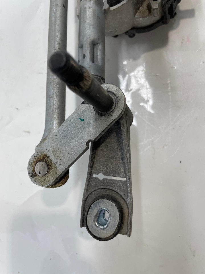 2013-2022 Chevy Trax LS Front Widshield Wiper Moter Assembly 42726586 OEM Item image 3