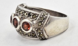 Ring With Red Stones Size 8 Sterling Silver .925 - £30.36 GBP