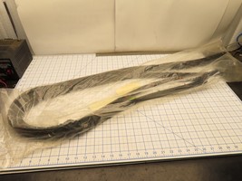 Toyota 67862-06040 Door Seal Weatherstrip Front Left LH - $1,692.73 MXN