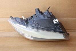 09-11 BMW E90/E91 330i 335D 4dr Halogen Headlight Passenger Right RH  image 4