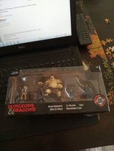 Dungeons And Dragons Mini Figures Die Cast - $17.40