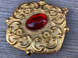 VTG LARGE GOLD PLATED REVLON NY SOLID PERFUME NECKLACE PENDANT RED JEWELED - $27.67