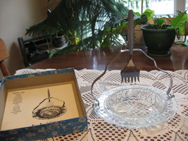 Seafood Set-Glass Serving Dish-Handle &amp; Engraved Fork-Original Box-3 pc-USA - $298.03 MXN