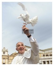 Pope Francis White Pigeon Flying From His Hand 8X10 Catholic Photo - £6.64 GBP