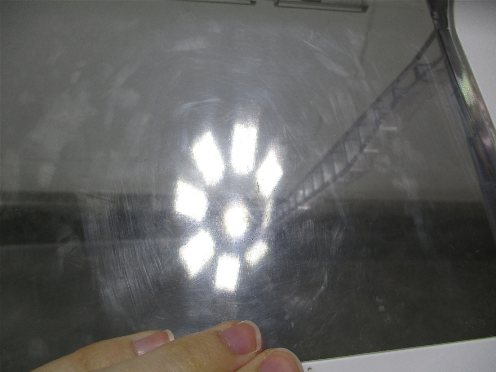FRIGIDAIRE REFRIGERATOR CRISPER PAN SCUFFS/CHIPS PART # 241801802 Item image 3